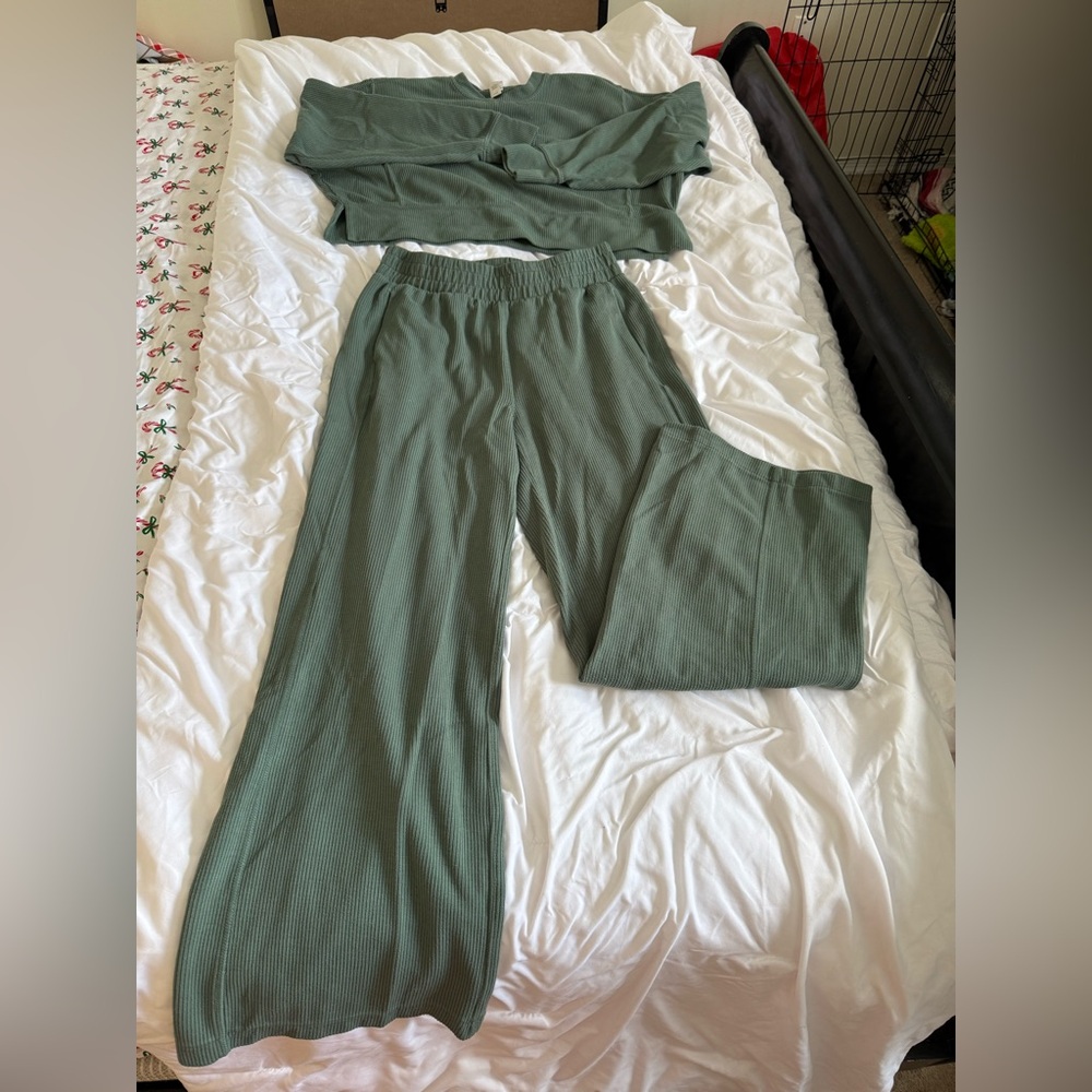 90 Degree By Reflex Sage Pants and Top Set